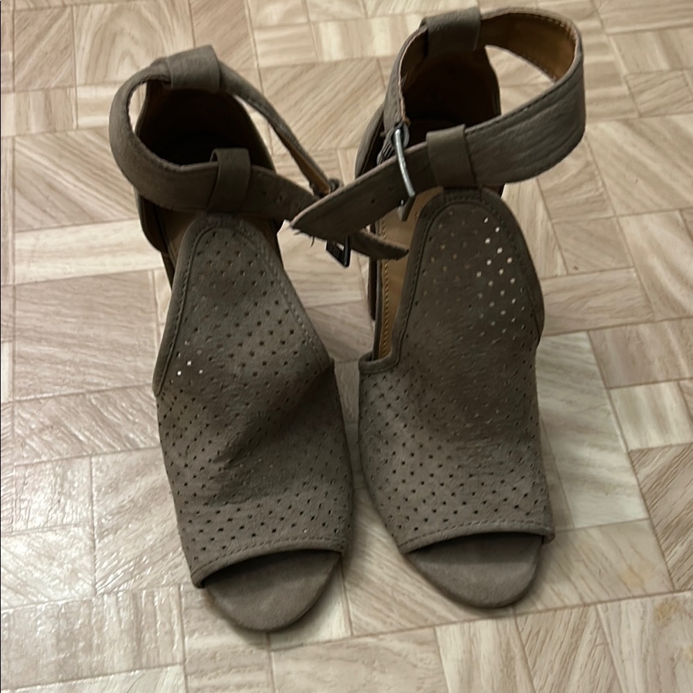 Chic platform sandals for Effortless Style